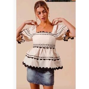 Entro New Casual Ruffle Square Neck Cream Black Top Medium NWT
